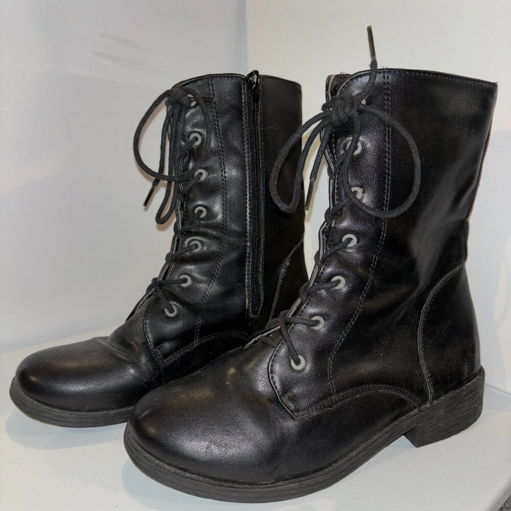 Combat boots